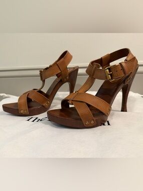 Bottega Veneta 37.5EU Brown Tooled Leather Strap Heels w/ Wood Soles